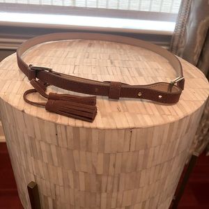 Ann Taylor women’s suede belt.  NWOT. M/L. Brown